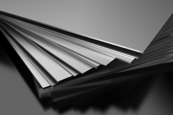 Титановый лист ВТ5-1 2,5*110-140*300 2,6кг